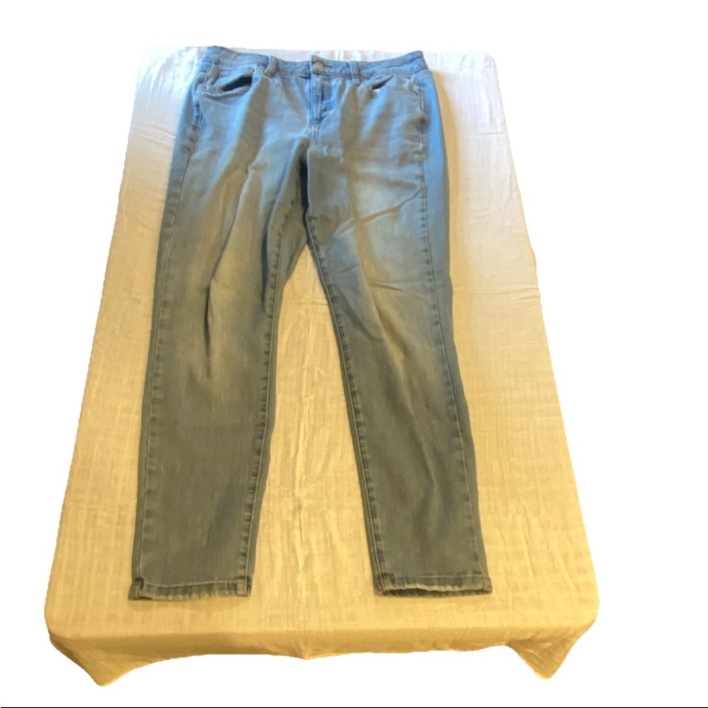 Sonoma Women's Skinny Jeans 12R Light Blue Stretch Pocket Denim Classic Mid Rise